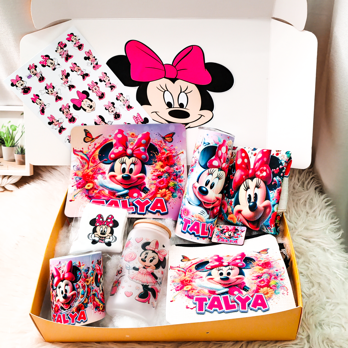 Minnie Mouse Bow-tique Box – Custom Name | Includes Tote Bag, Pouch, Mouse Pad & Drinkware Set & More